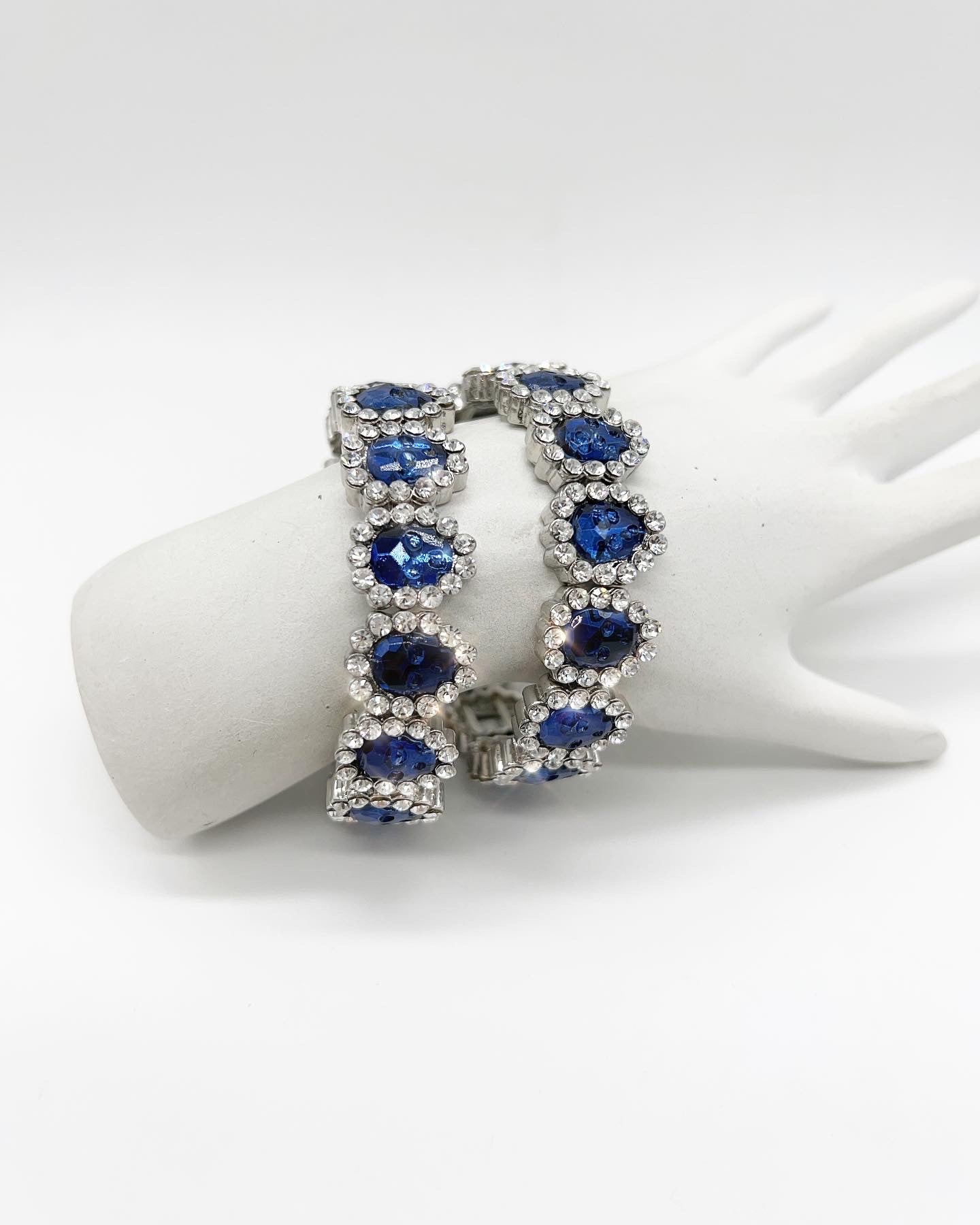 BB33 BLUE SKULLS